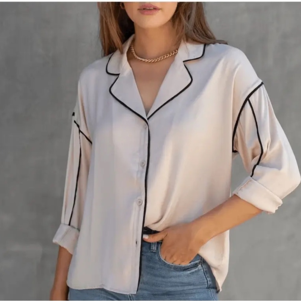 NWT Urban Outfitters Lumiere Champagne and Black Button Down Blouse Medium